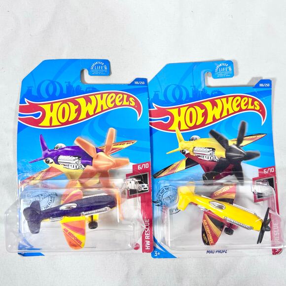 Hot Wheels Carded Lot 8 Batman Vehicles Helicopters Airplanes Toy Cars New (F) - Picture 4 of 5